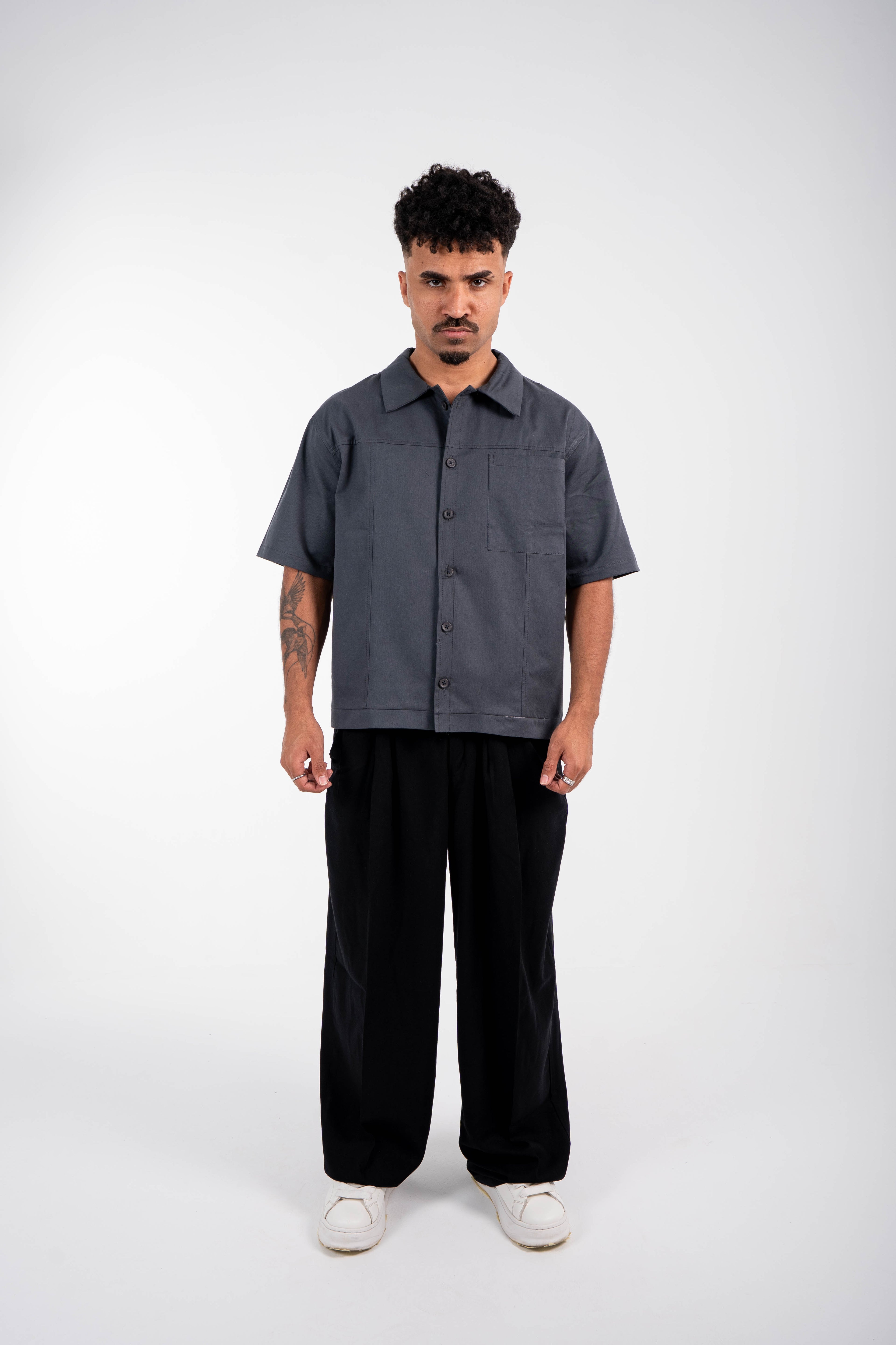 Box Fit Short Sleeve Shirt – Charcoal Gray