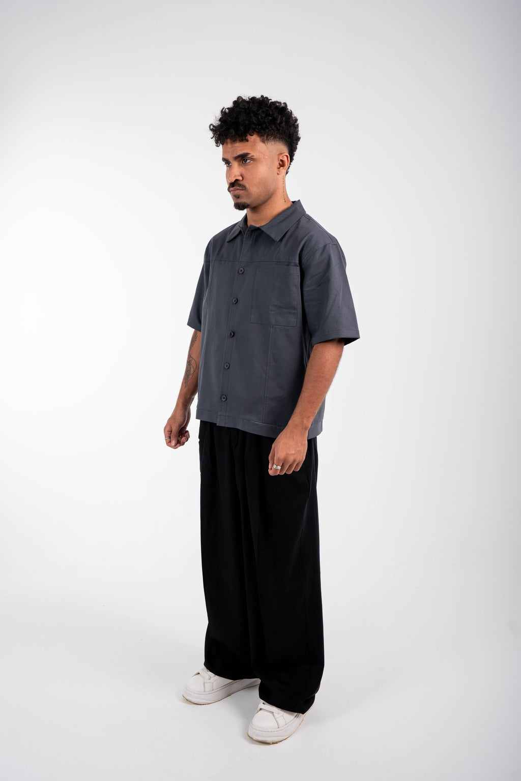 Box Fit Short Sleeve Shirt – Charcoal Gray